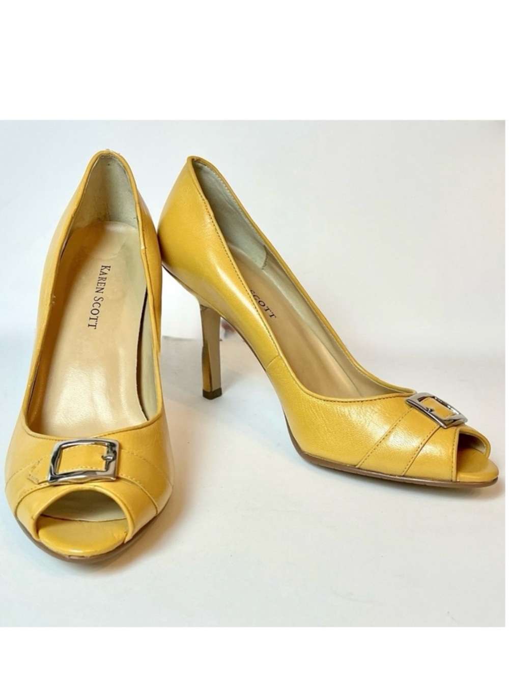 KAREN SCOTT BUCKLE DETAIL PEEP TOE HEELS